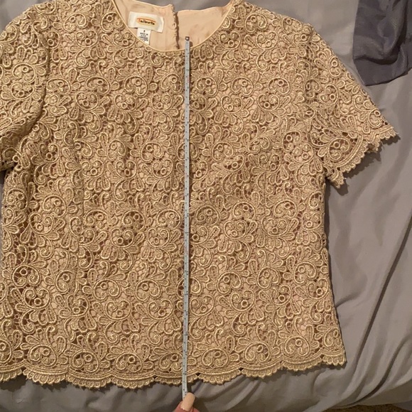 Gold lace top - Picture 9 of 10